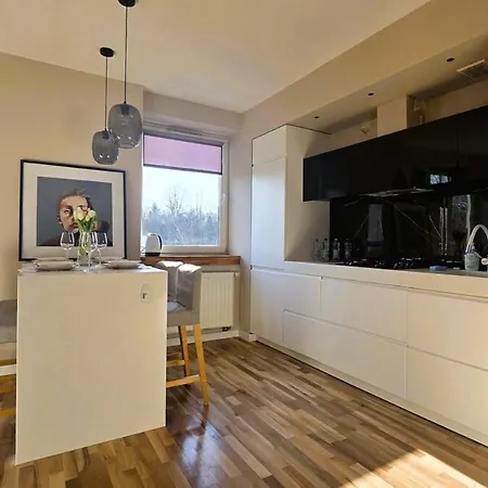 Apartstars - Raginisa #1 *